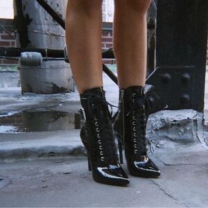 ⛓️ Danielle Guizio Alexei Bootie in Black Size 10